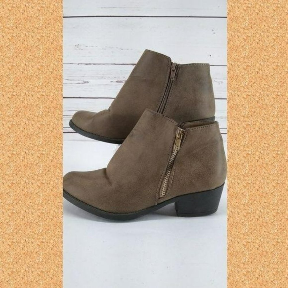 Rosegirl brown side zip‎ size 7 Ankle Boot